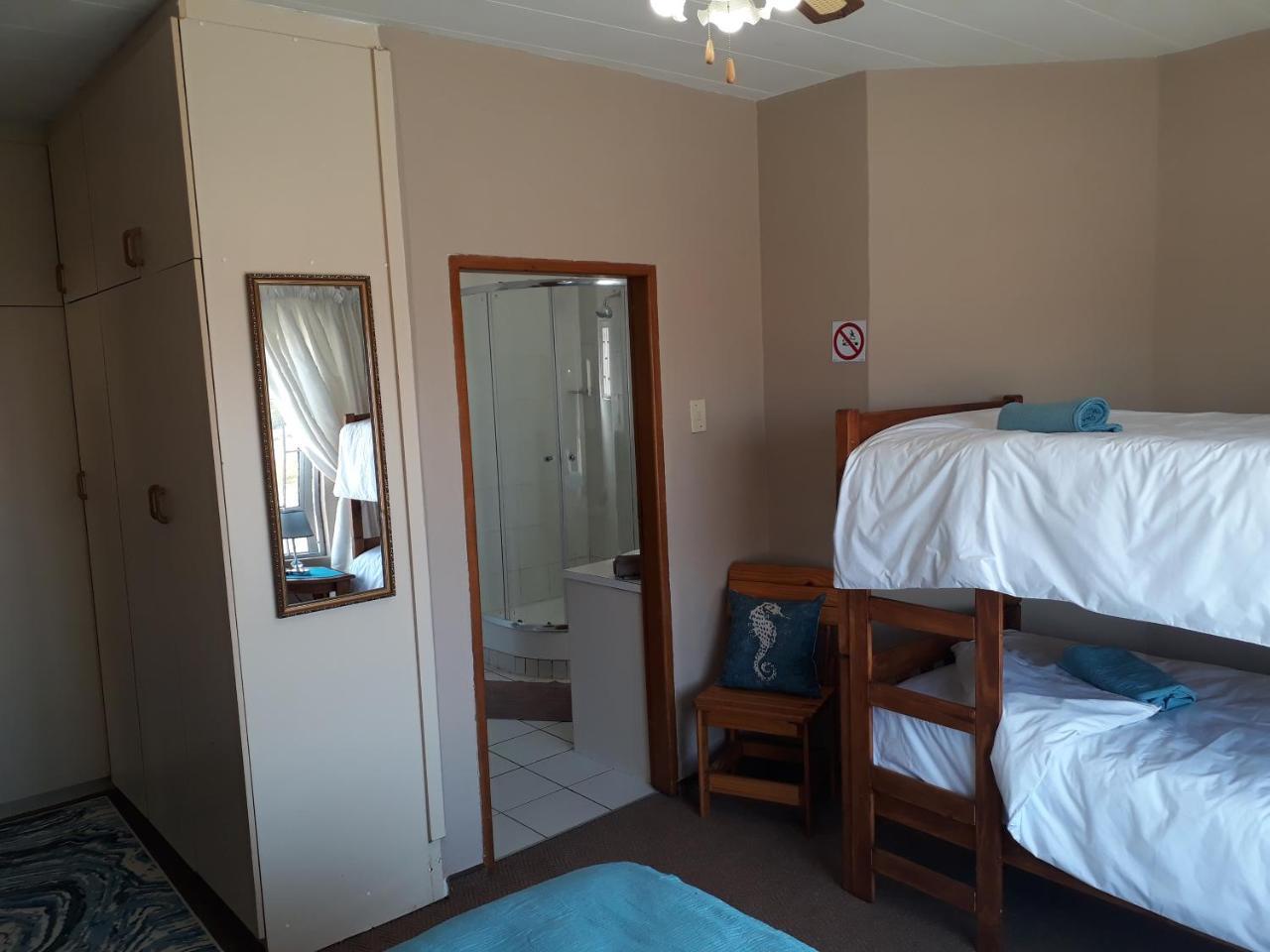 Starfish Guesthouse Людеріц Екстер'єр фото
