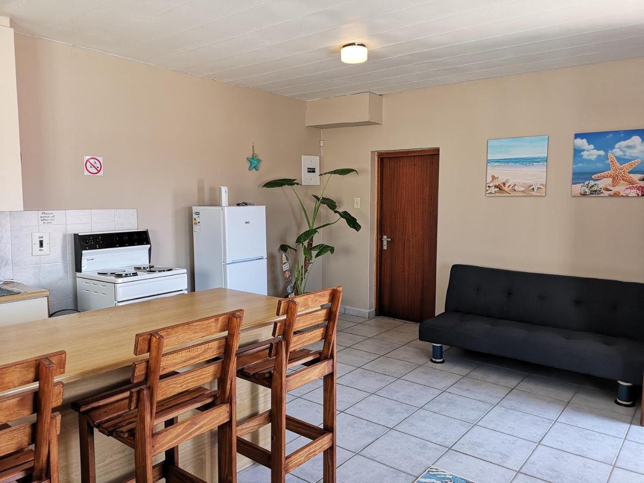 Starfish Guesthouse Людеріц Екстер'єр фото