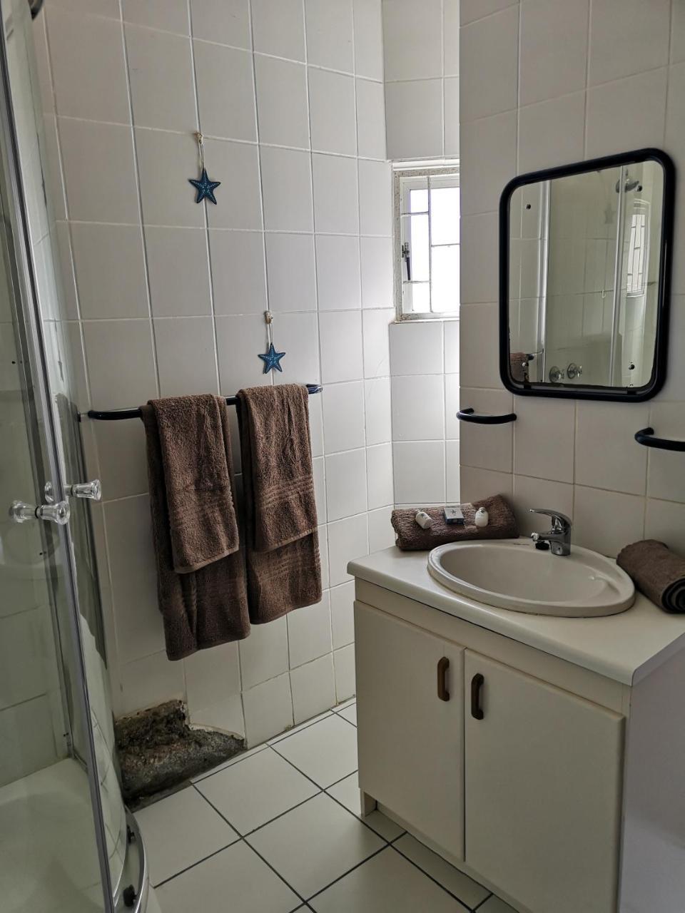 Starfish Guesthouse Людеріц Екстер'єр фото