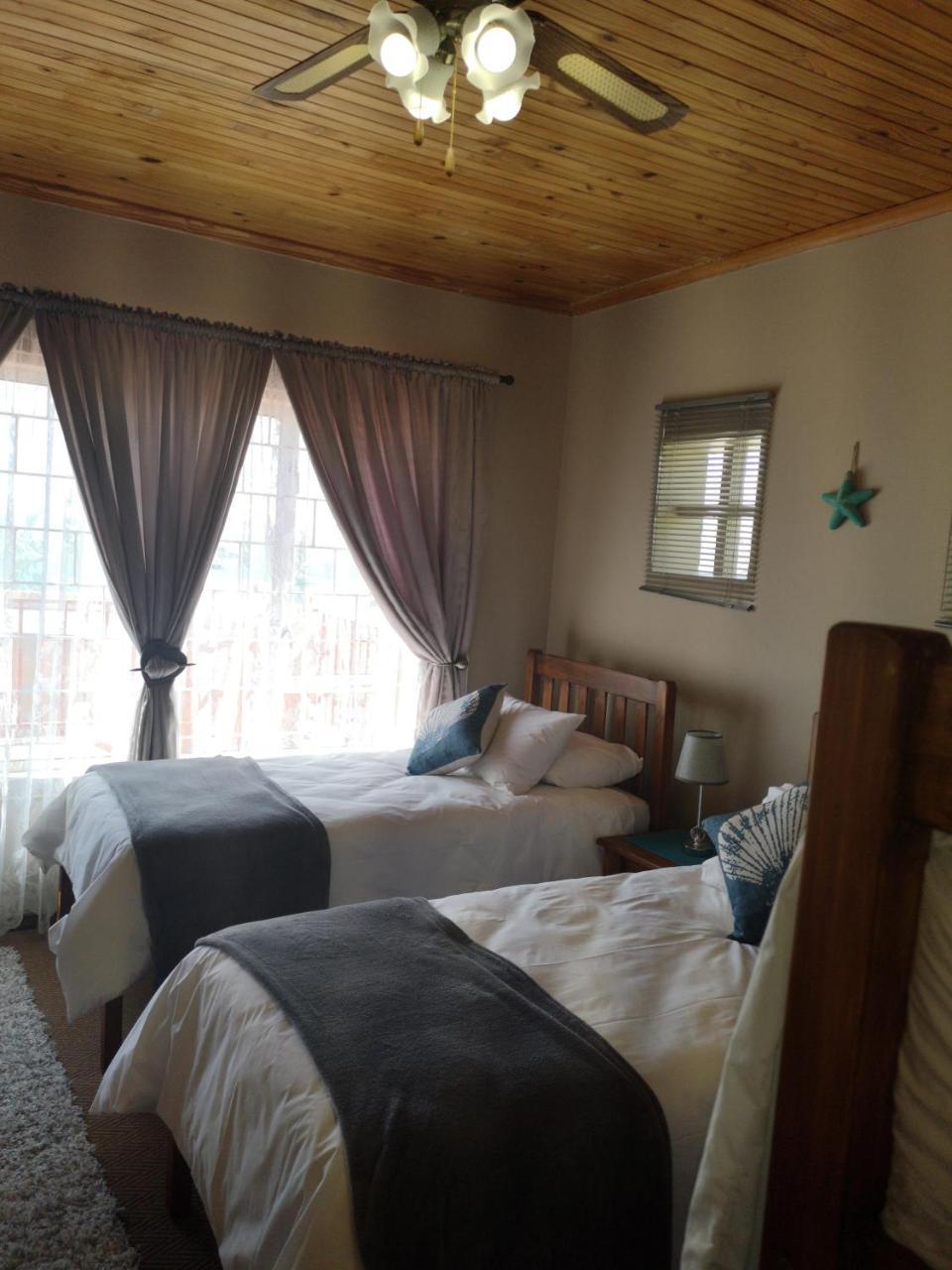 Starfish Guesthouse Людеріц Екстер'єр фото